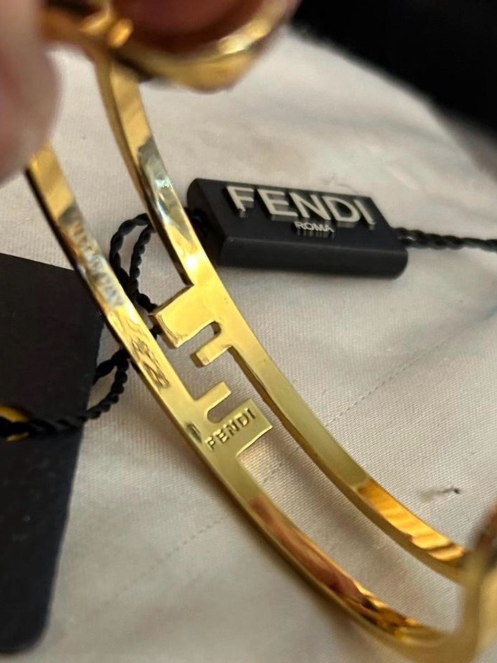 Authentic FENDI O'Lock Women's Gold Metal Cuff Bracelet - Picture 3 of 12